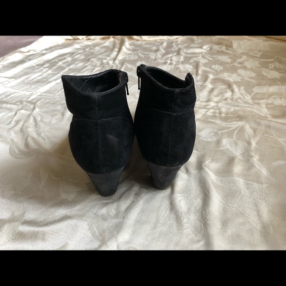 XOXO Black Ankle Booties - Picture 4 of 8